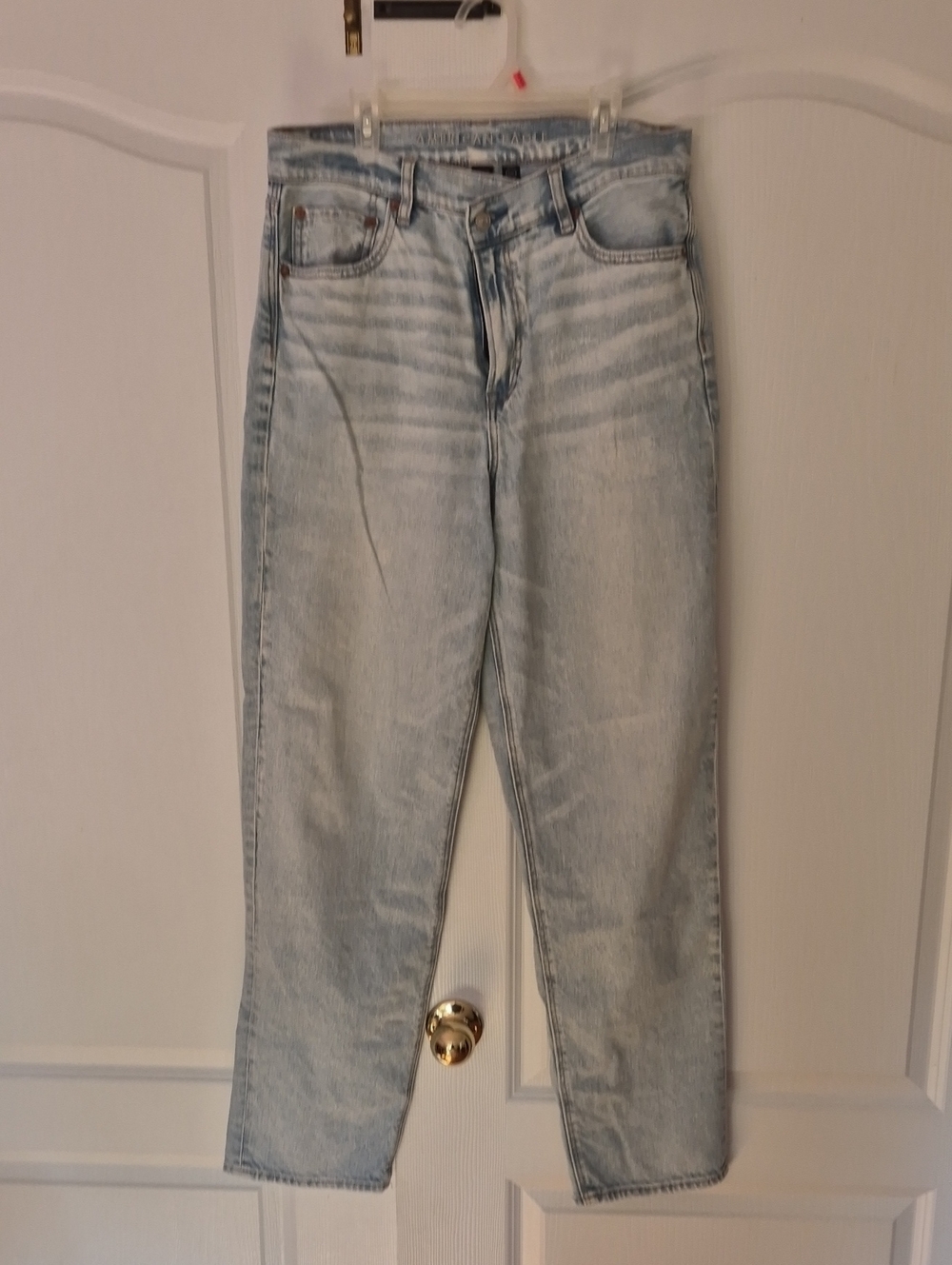 American Eagle Outfitters High-Rise Light Blue Washed Jeans